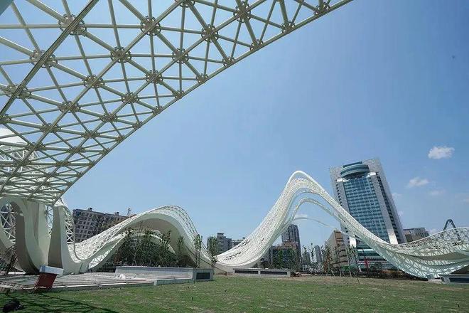 異型鋼結(jié)構(gòu)